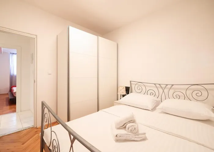 Two Bedroom Petra - Ae1600 *